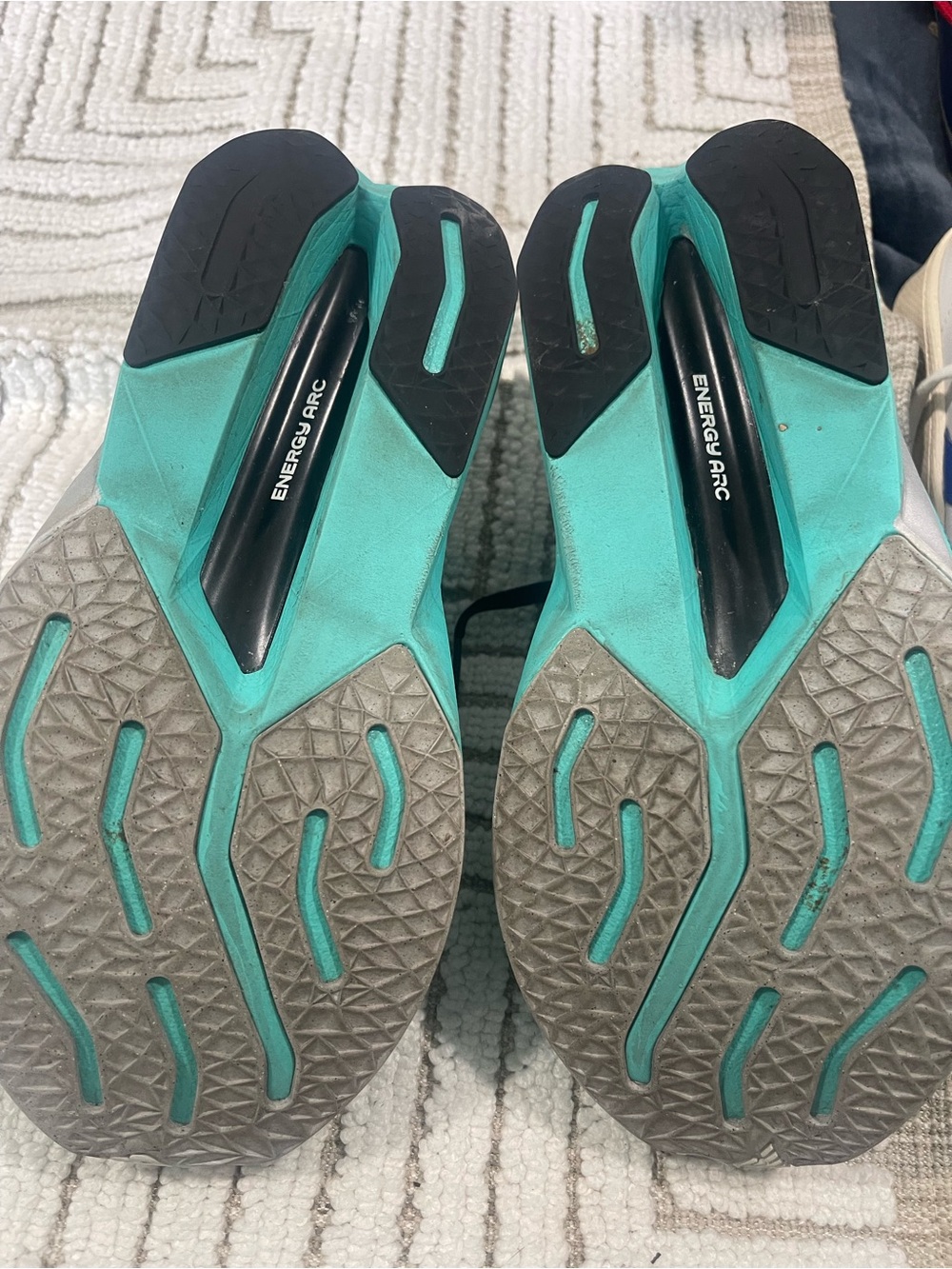 New Balance Women's Light Blue and Teal FuelCell Running Sneakers - Picture 6 of 6